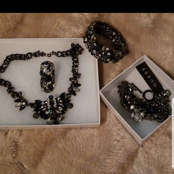 Guess stretch bracelet - Picture 3 of 3